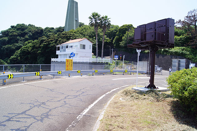 真鶴有料道路 岩ICを降りて道なりです。